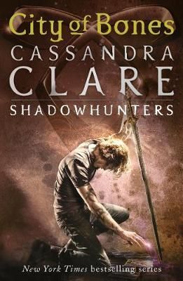 Cartea City of Bones de Cassandra Clare
