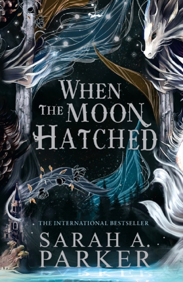 Cartea When the Moon Hatched. Moonfall #1 de Sarah A. Parker