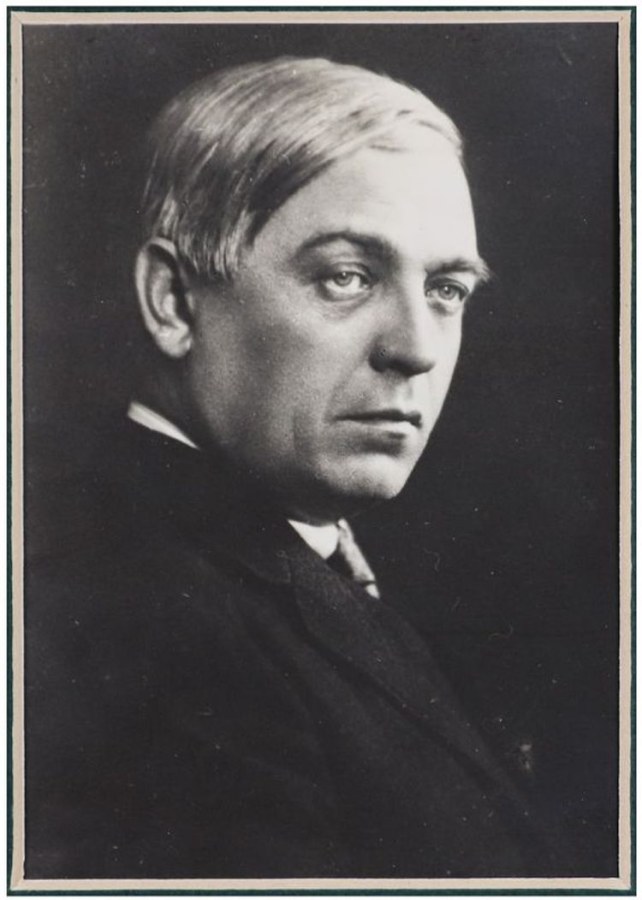 Portret Liviu Rebreanu