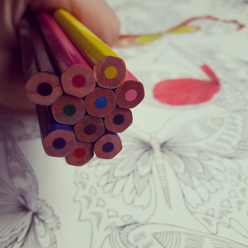 Cărțile de colorat pentru adulți, izvor de relaxare