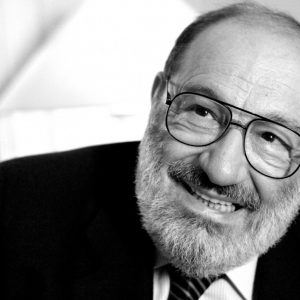 Umberto Eco, critique et ecrivain italien. L'auteur du "Nom de la rose" et du "Pendule de Foucault" est venu a Paris presenter son dernier livre "Histoire de la laideur" paru en france le 2 octobre aux editions Flammarion. Ce livre illustre retrace en 15 chapitres les representations de la laideur dans la culture occidentale. Cette anthologie fait suite a "Histoire de la beaute" parue il y a deux ans et qui, traduit en 27 langues, s'est vendue a 500000 exemplaires. Paris,FRANCE-le 17/10/07