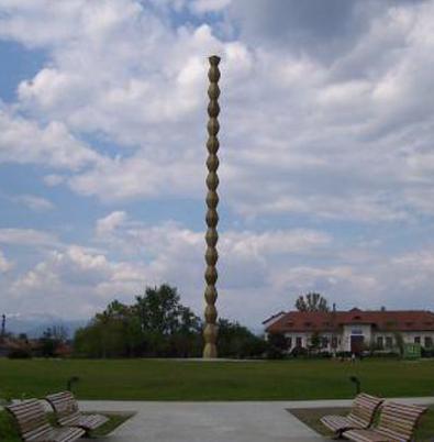 Tradiționalismul și istoricismul- doar o prăfuită amintire