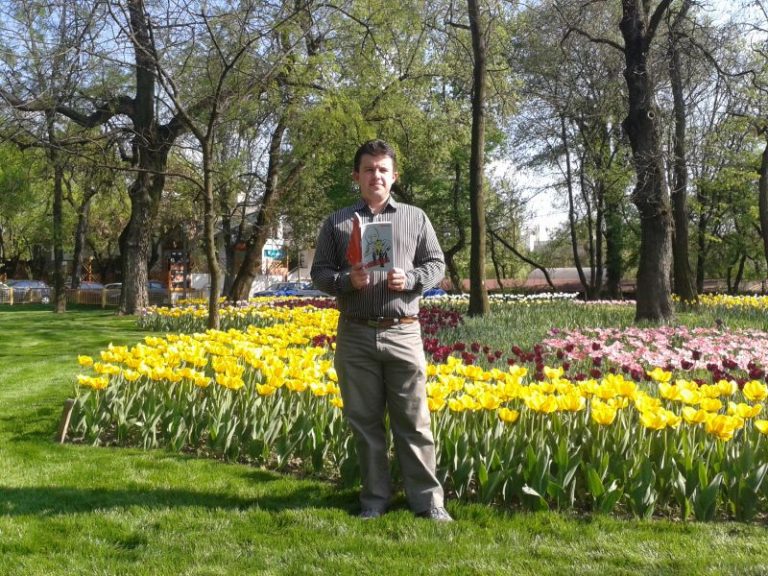 Interviu cu Adrian Vasile, autorul romanului „Președintele”