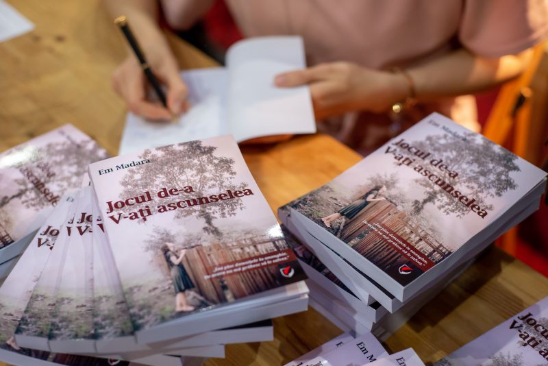 Interviu cu Em Madara, autoarea cărții ”Jocul de-a V-ați ascunselea”