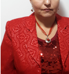 Câteva cuvinte despre autoarea Apostoiu Marga