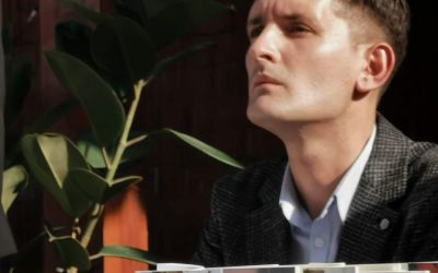 Interviu cu Bogdan Cristea, autorul cărții ”Karinne, confesiunile unui moldovean”