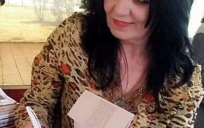 Interviu cu Daniela Toma, autoarea cărții ”Nunta nălucilor de hârtie”