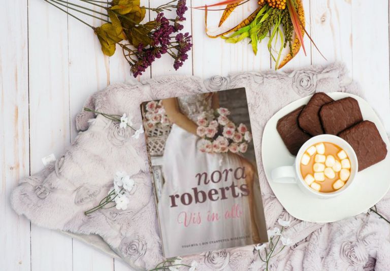 Recenzie „Vis în alb” de Nora Roberts
