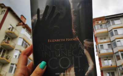 Recenzie „În cel mai întunecat colț” de Elizabeth Haynes