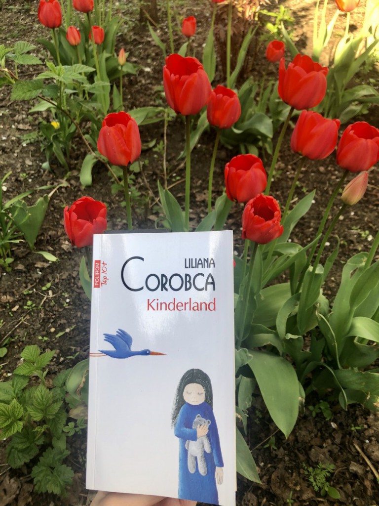 Recenzie „Kinderland” de Liliana Corobca