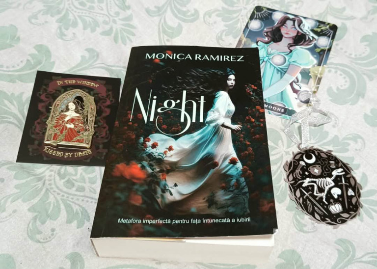 Recenzie „Night” de Monica Ramirez
